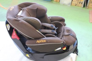 届いたチャイルドシート