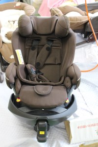 届いたチャイルドシート