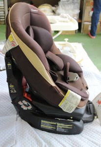 届いたチャイルドシート