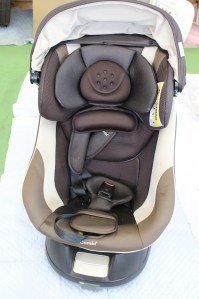 届いたチャイルドシート