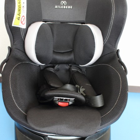 クリーニング前のチャイルドシート