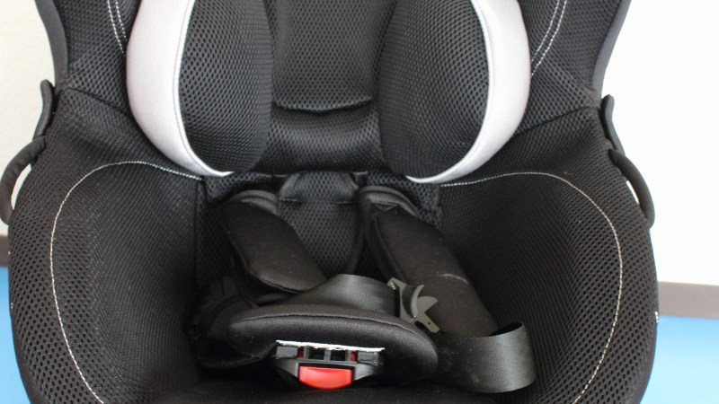 クリーニング前のチャイルドシート