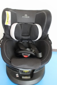 クリーニング前のチャイルドシート