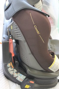 届いたチャイルドシート